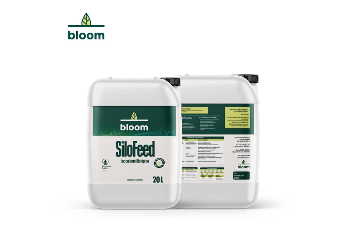 Dos bidones de SiloFeed de 20 litros con su etiqueta